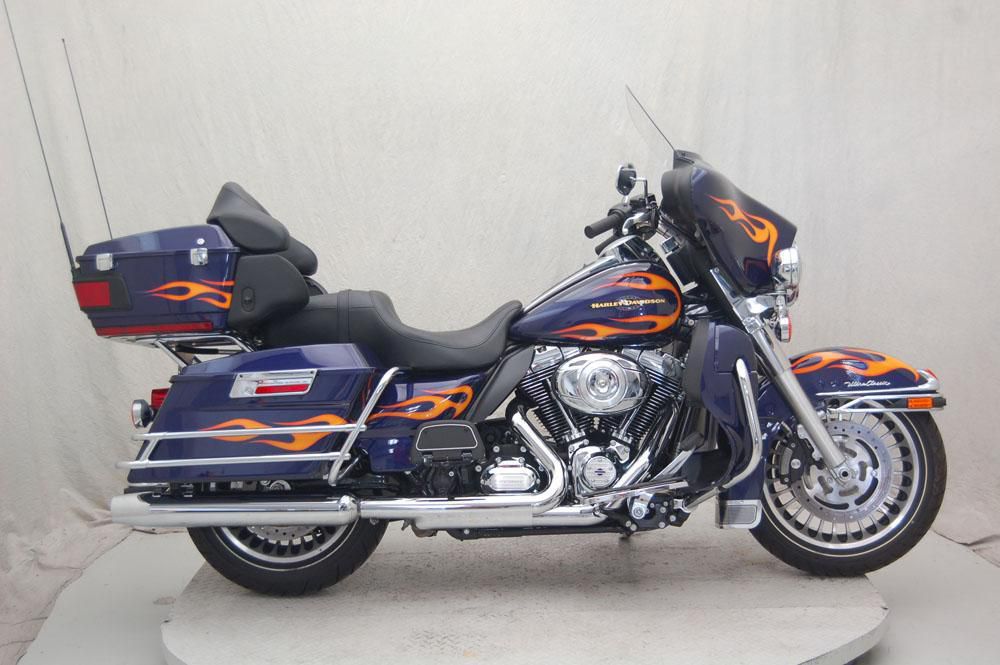 2012 Harley-Davidson FLHTCU Cruiser 