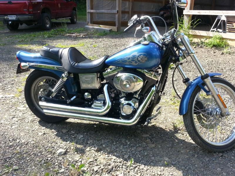 2005 HARLEY DYNA WIDE GLIDE ONLY 5 KMI ONE OWNER! PIPES ETC..WIDEGLIDE FXDWGI