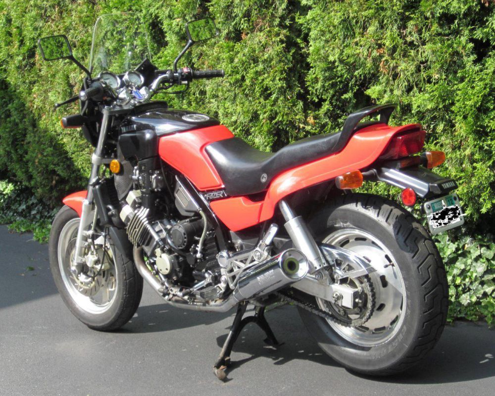 1987 Yamaha Fazer 700 Sportbike 