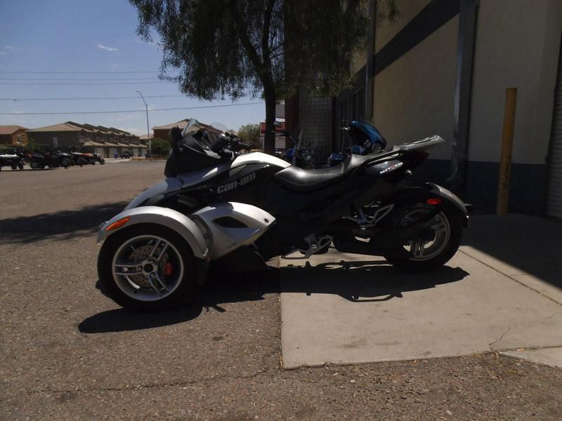 2009 can-am spyder roadster sm5  sport touring 
