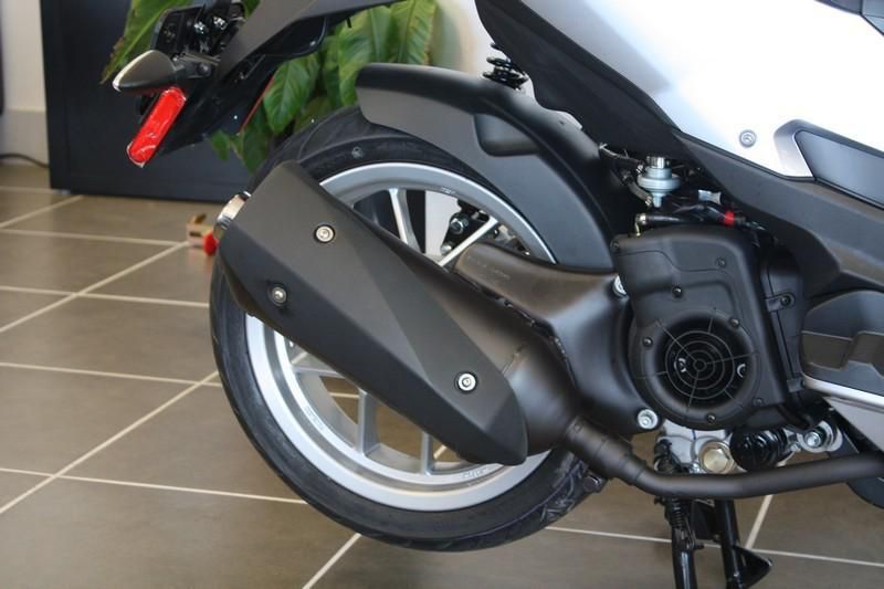 2009 Aprilia Sport City 125 Scooter , US $1,998.00, image 2