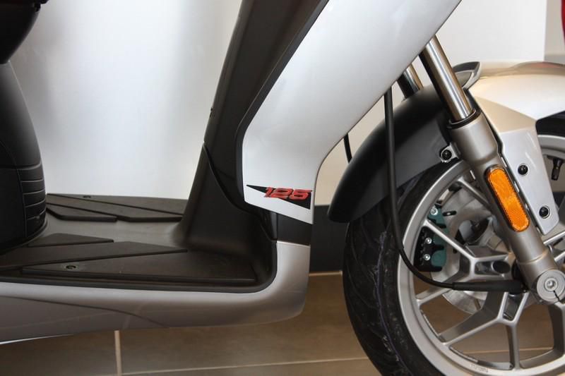 2009 Aprilia Sport City 125 Scooter , US $1,998.00, image 4