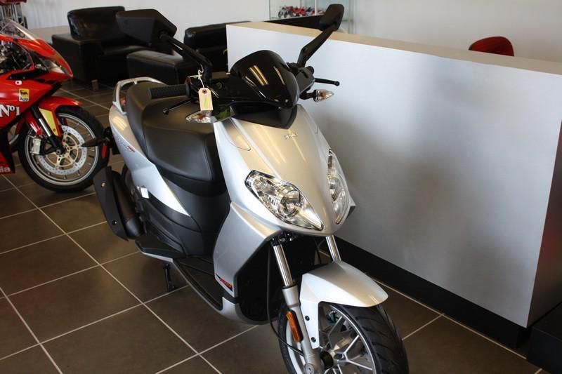 2009 Aprilia Sport City 125 Scooter , US $1,998.00, image 6
