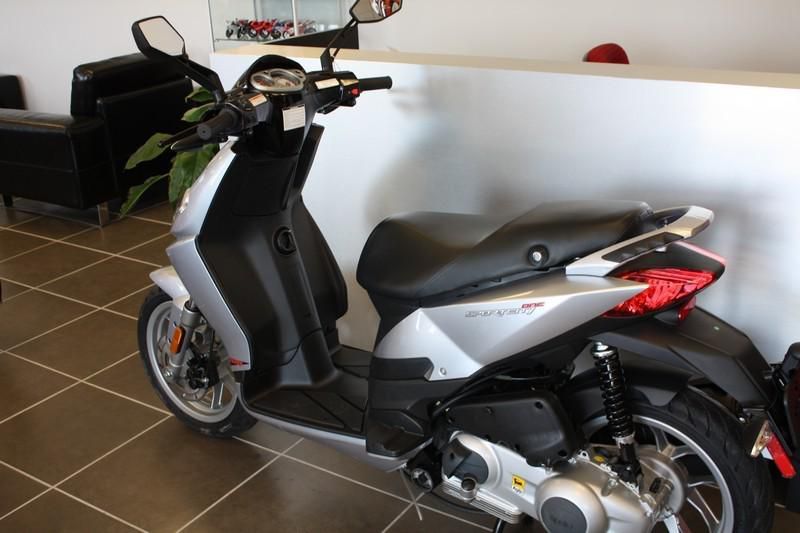 2009 Aprilia Sport City 125 Scooter , US $1,998.00, image 11