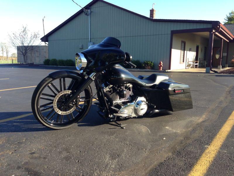 Harley Davidson Street Glide flhx Raked w 26