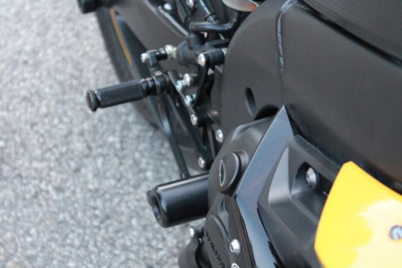 Yamaha YZF- R1 50th anniversay 2006 Many Extras with Low Miles a beautiful bike, US $6,300.00, image 7