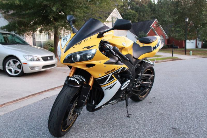 Yamaha YZF- R1 50th anniversay 2006 Many Extras with Low Miles a beautiful bike, US $6,300.00, image 8