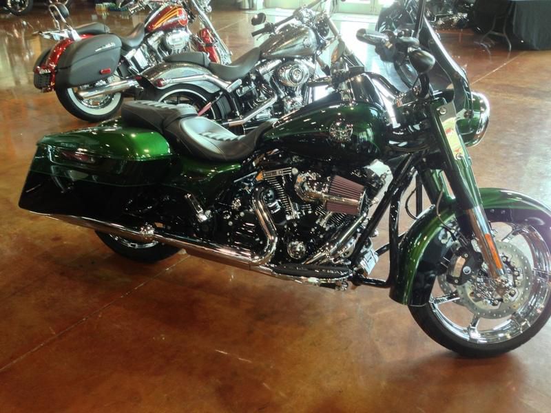 2014 harley-davidson flhrse - cvo road king  cruiser 