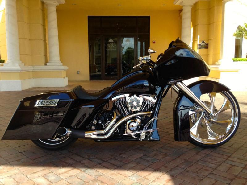 2010 HARLEY ROAD GLIDE STREET GLIDE 26