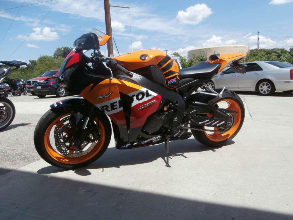 2008 honda cbr1000rr  sportbike 