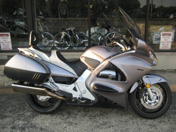 2003 Honda ST1300 in MINT condition