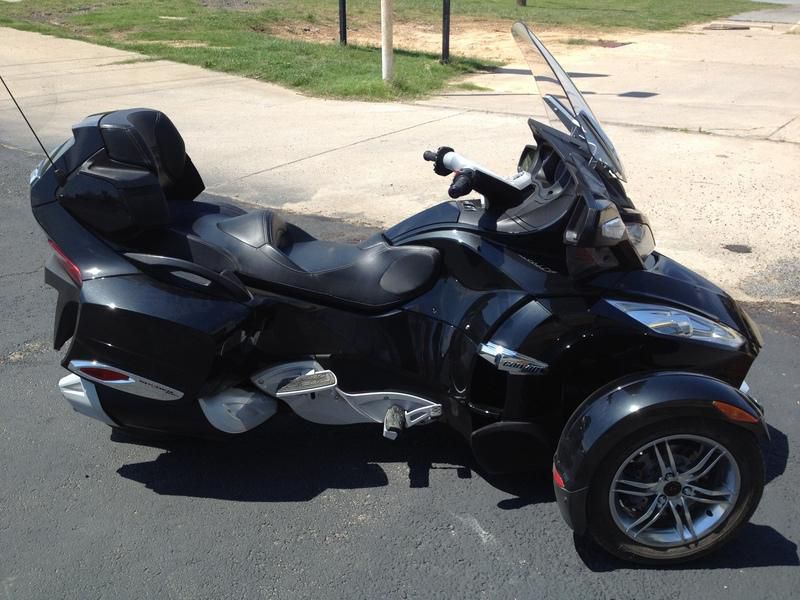 2011 Can-Am Spyder Roadster RT Audio And Convenience Sport Touring 