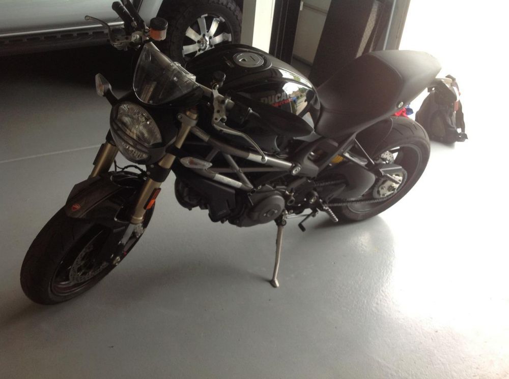 2012 ducati monster 1100 evo sportbike 