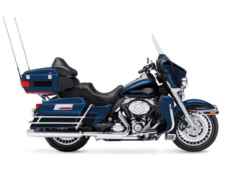 2013 Harley-Davidson FLHTCU Ultra Classic?® Electra Glide?® - Two-Tone 