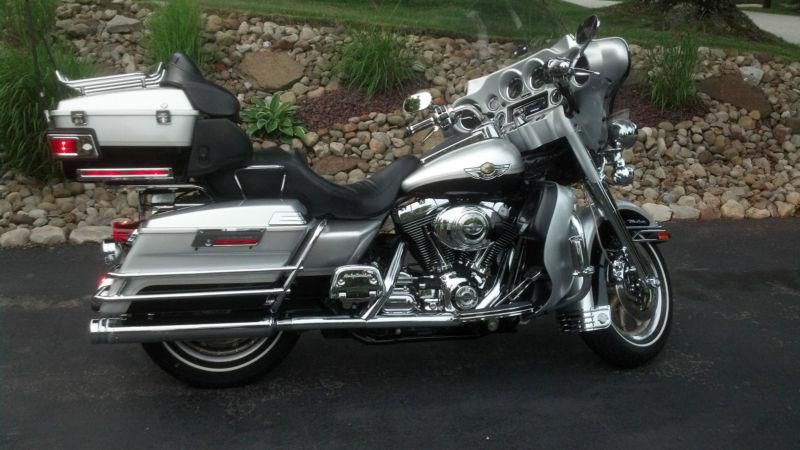 2003 ultra classic anniversary edition