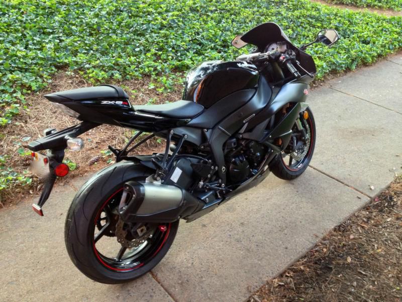 2011 Kawasaki ZX-6R Black color