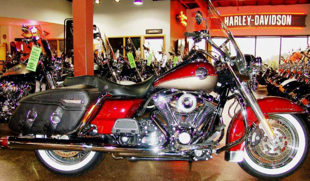 2009 Harley-Davidson FLHRC Road King Classic Touring 