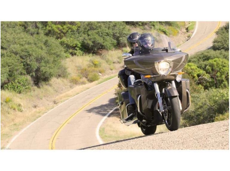 2013 Triumph Daytona 675 - Crystal White / Sapphire B 675 