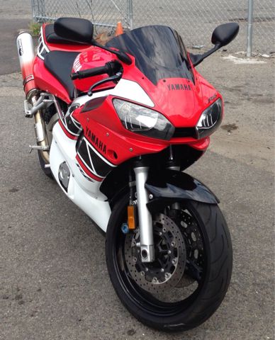 Used 2001 Yamaha YZF-R6 for sale.