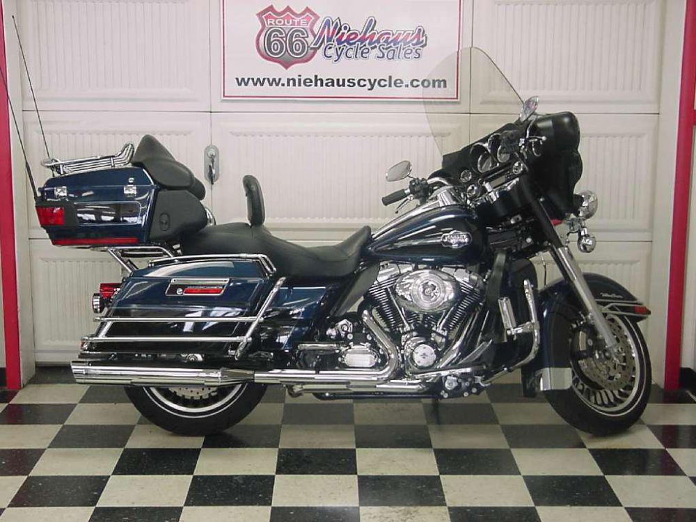 2012 harley-davidson flhtcu ultra classic electra glide  touring 