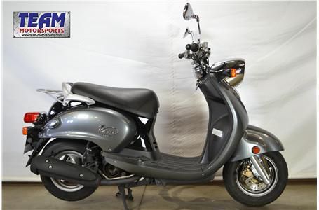 2005 Yamaha YJ125 Moped 