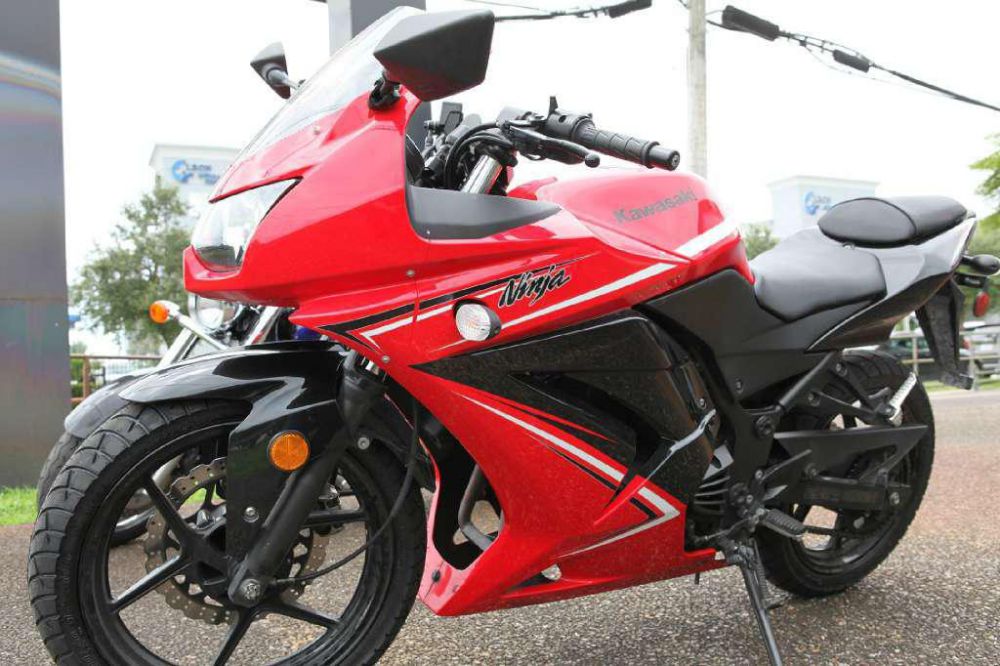 2012 kawasaki ninja 250r  sportbike 