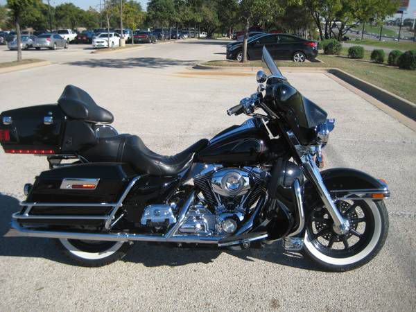 2007 Harley Davidson FLHTCUI (ultra classic) customized