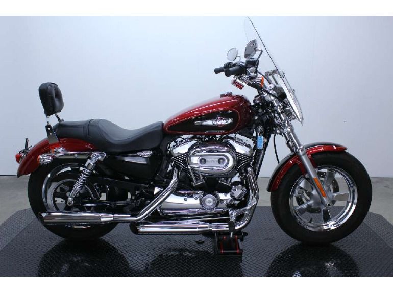 2012 Harley-Davidson XL1200C Sportster 1200 Custom 