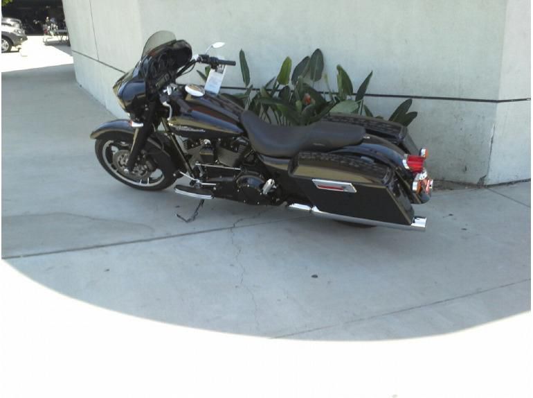 2011 Harley-Davidson FLHTC ELECTRA GLIDE CLASSIC (TOUR PACK NOT INCLUDED) Touring 