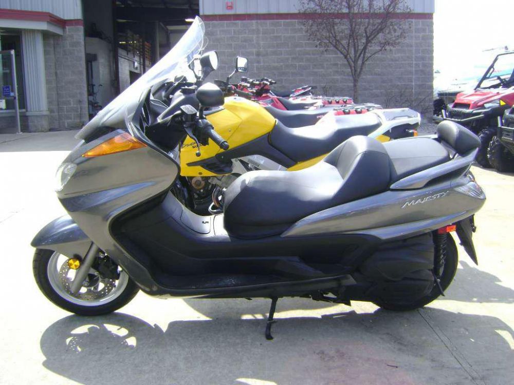 2010 yamaha majesty  scooter 