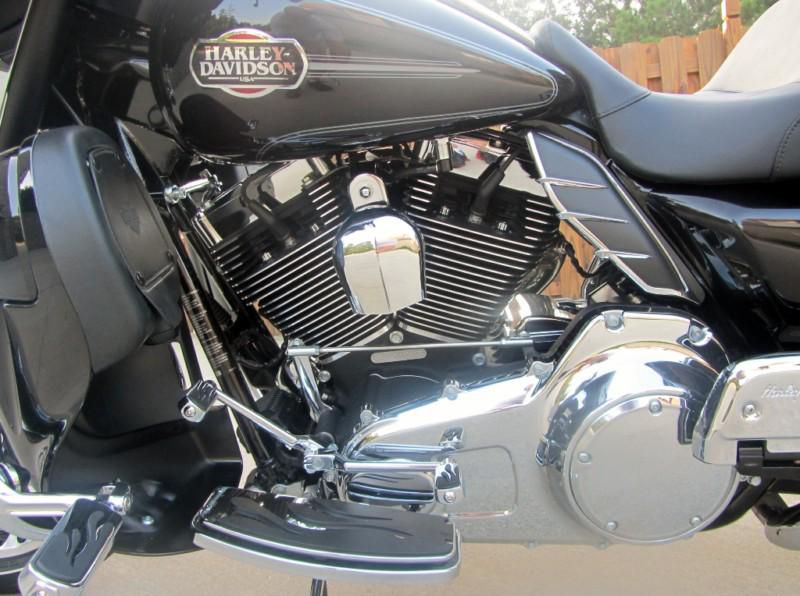 Like New. Low miles. Transferrable extended service plan written thru Harley., US $11,500.00, image 12