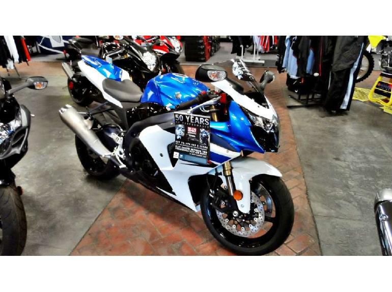 2011 suzuki gsx-r1000  sportbike 