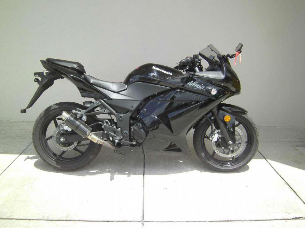 2011 kawasaki ninja 250r  sportbike 