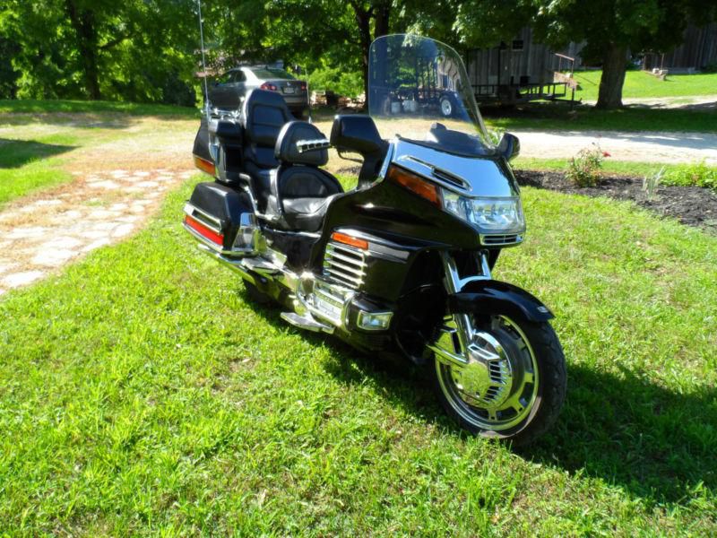 Black 1998 Honda Goldwing gl 1500 SE in excellant condition with 32909 miles., US $6,150.00, image 1