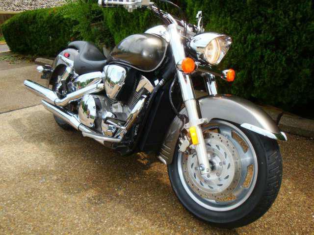 2005 honda vtx 1300r  cruiser 