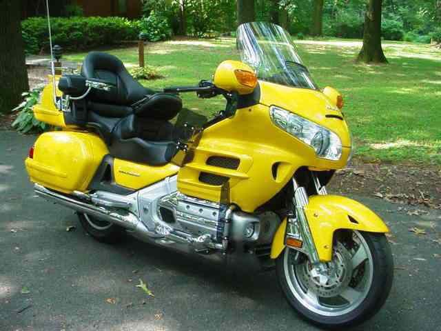 2010 Honda Goldwing, Beautiful Yellow Ready To Ride, Warranty 4/19/15, w/Extra's