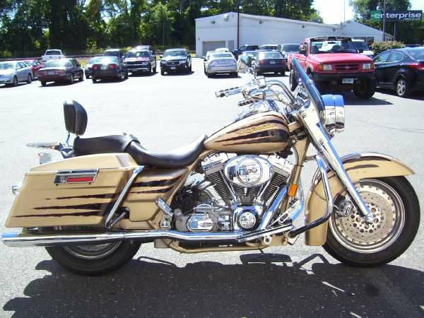 2003 Harley-Davidson Screamin\&#039; Eagle Road King Centennial Gold with Vivid Bla