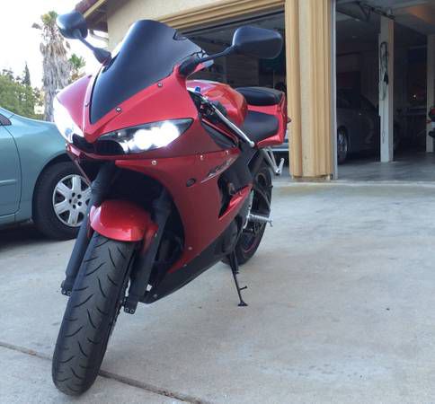 2007 Yamaha R6 (Red, Clean Title, only 13,000 miles)
