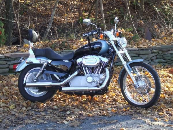Like new 2007 sportster custom- screamer