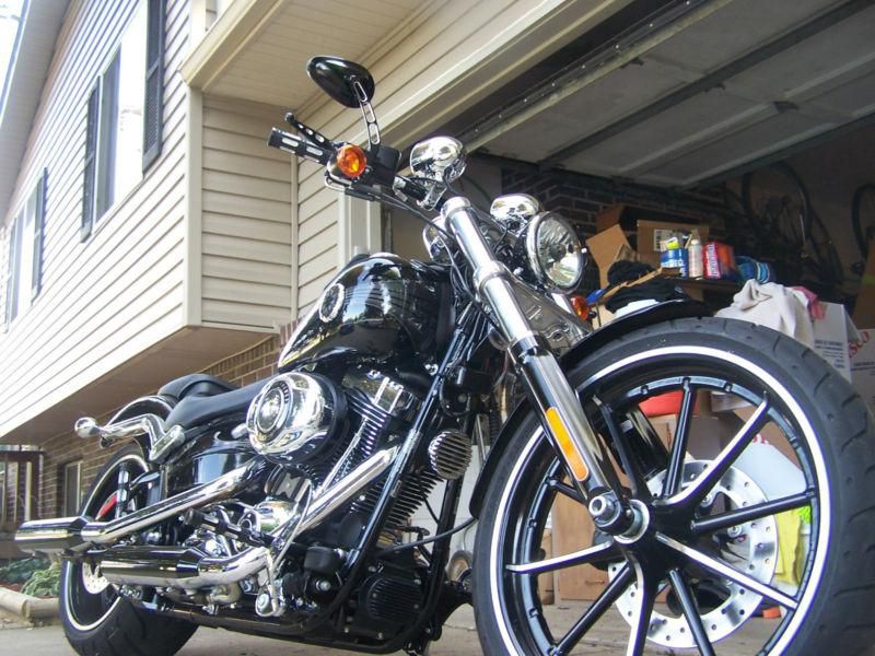 *** like new ***  2013 harley davidson -- softail breakout!!! only 734 miles!!!