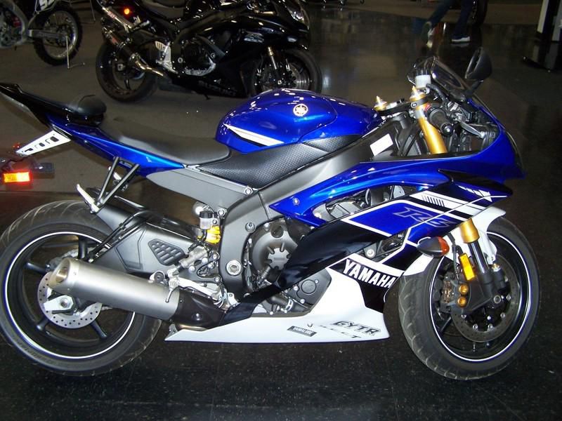 2013 Yamaha YZF-R6 Sportbike 