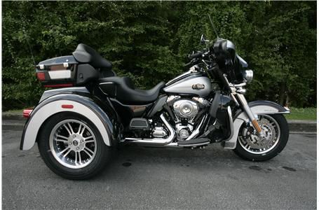 2013 Harley-Davidson FLHTCUTG Cruiser 