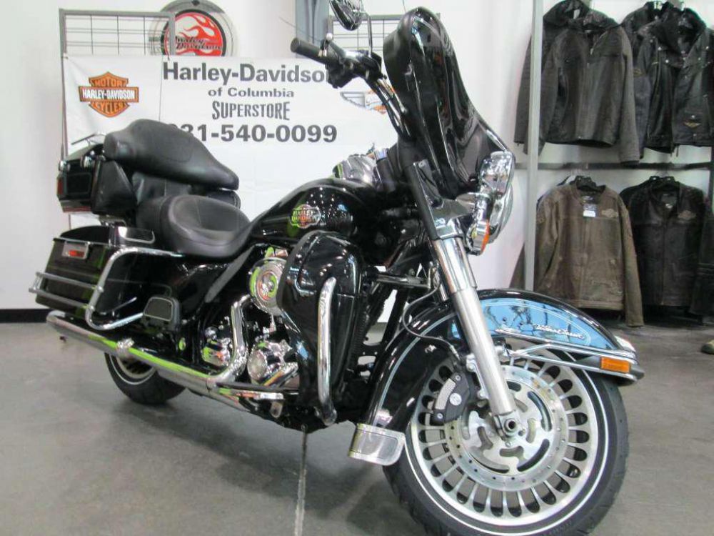 2010 Harley-Davidson FLHTCU Ultra Classic Electra Glide Touring 