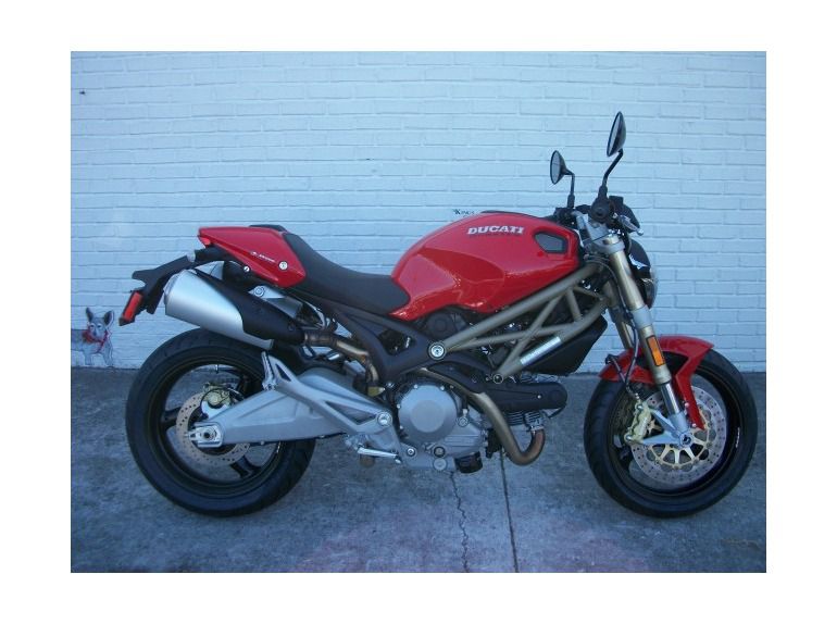 2013 Ducati MONSTER 696 