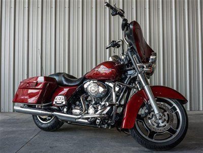 2010 hd street glide - low miles - loaded with upgrades - excellent