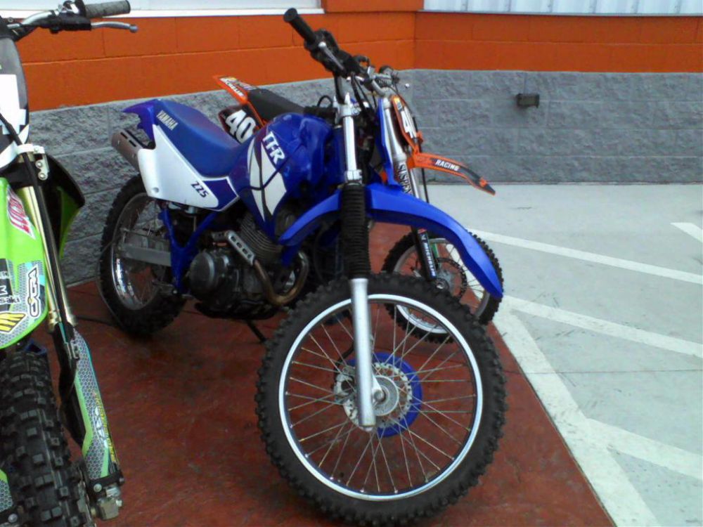 2002 Yamaha TT-R225 Dirt Bike 