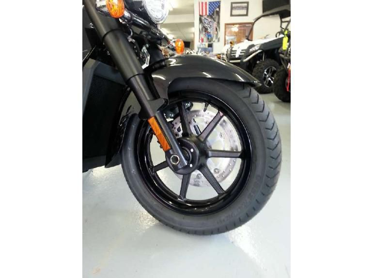 2013 Suzuki Boulevard C90T B.O.S.S. Cruiser , US $13,220.00, image 8