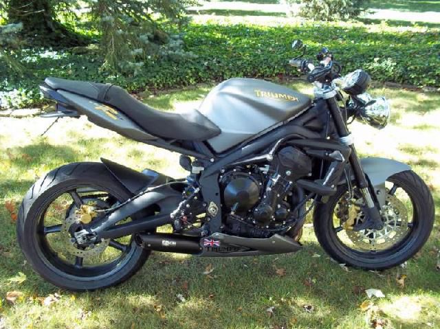 2009 TRIUMPH STREET TRIPLE R The bike has never been abused, dropped