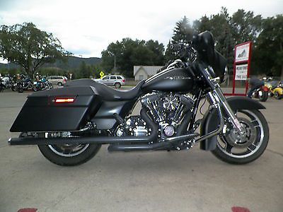 Harley-Davidson : Touring 2010 Harley Davidson FLHX Street