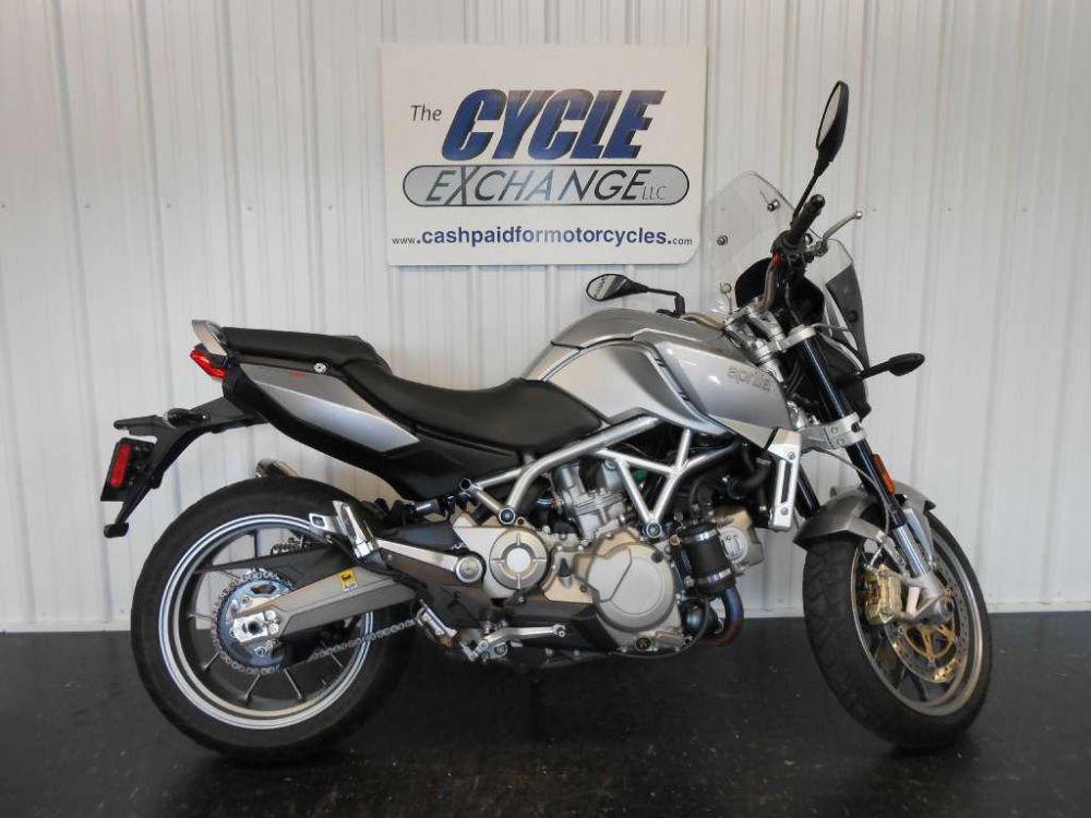 2009 aprilia mana  850  sportbike 